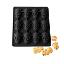Load image into Gallery viewer, Blanket Piggies Silicone Mold